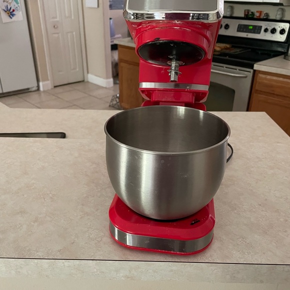 Red baking stand mixer - Picture 4 of 5